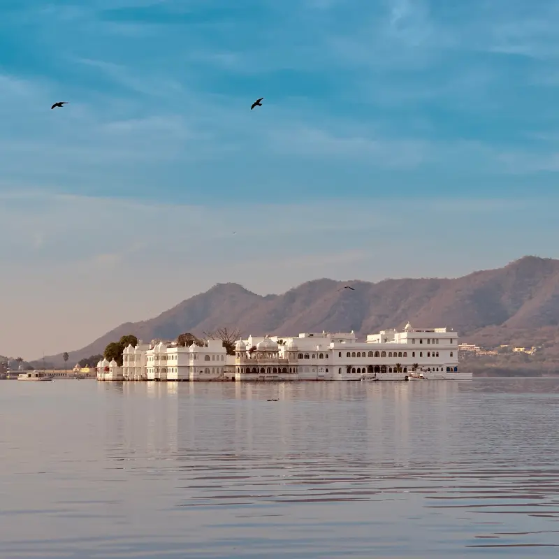 Lake Pichola sunset – Udaipur travel guide