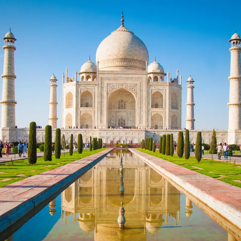 Taj Mahal at sunrise – Agra travel guide